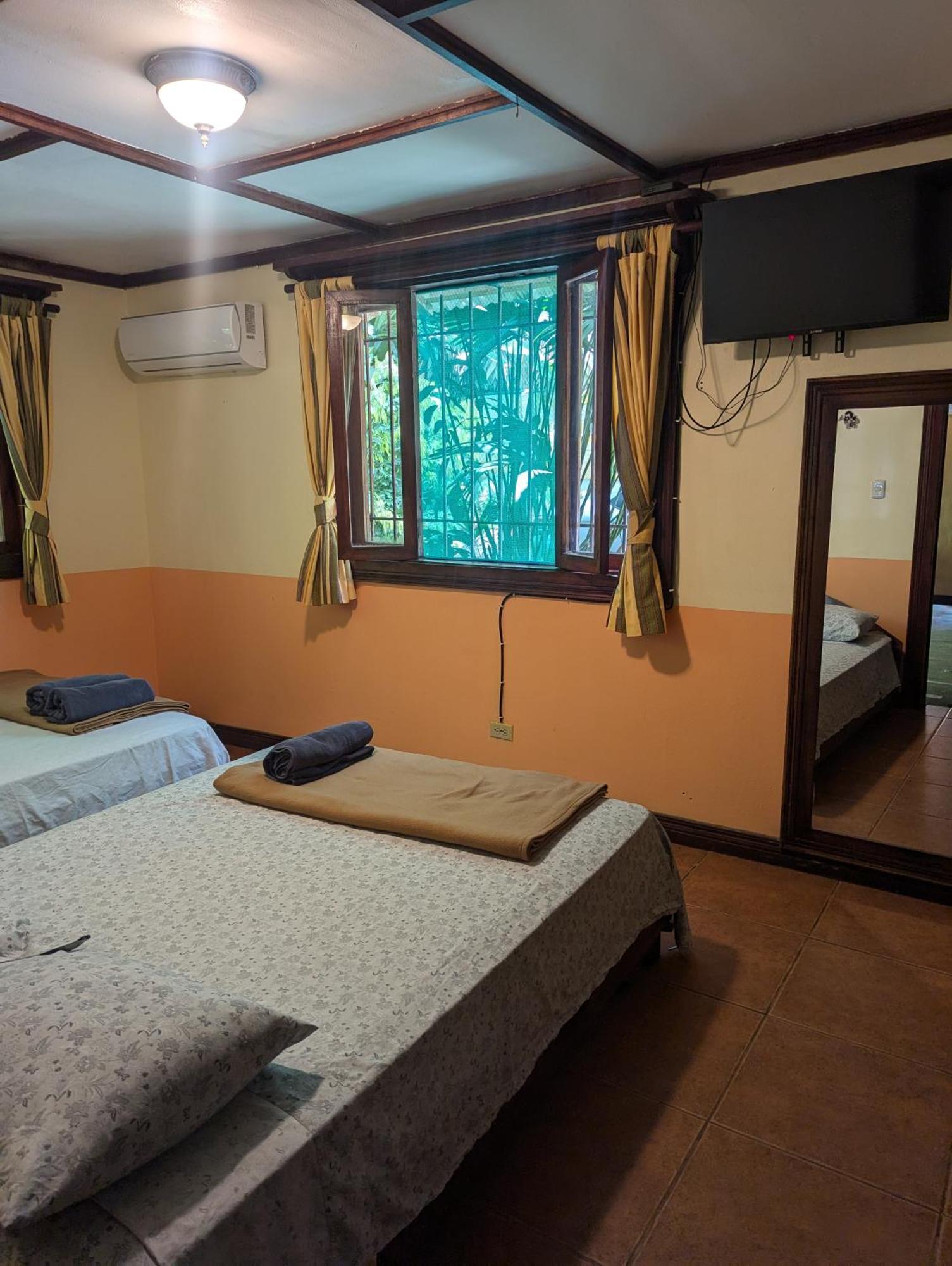 Tasty Dayz Hostel Puerto Viejo de Talamanca Екстер'єр фото