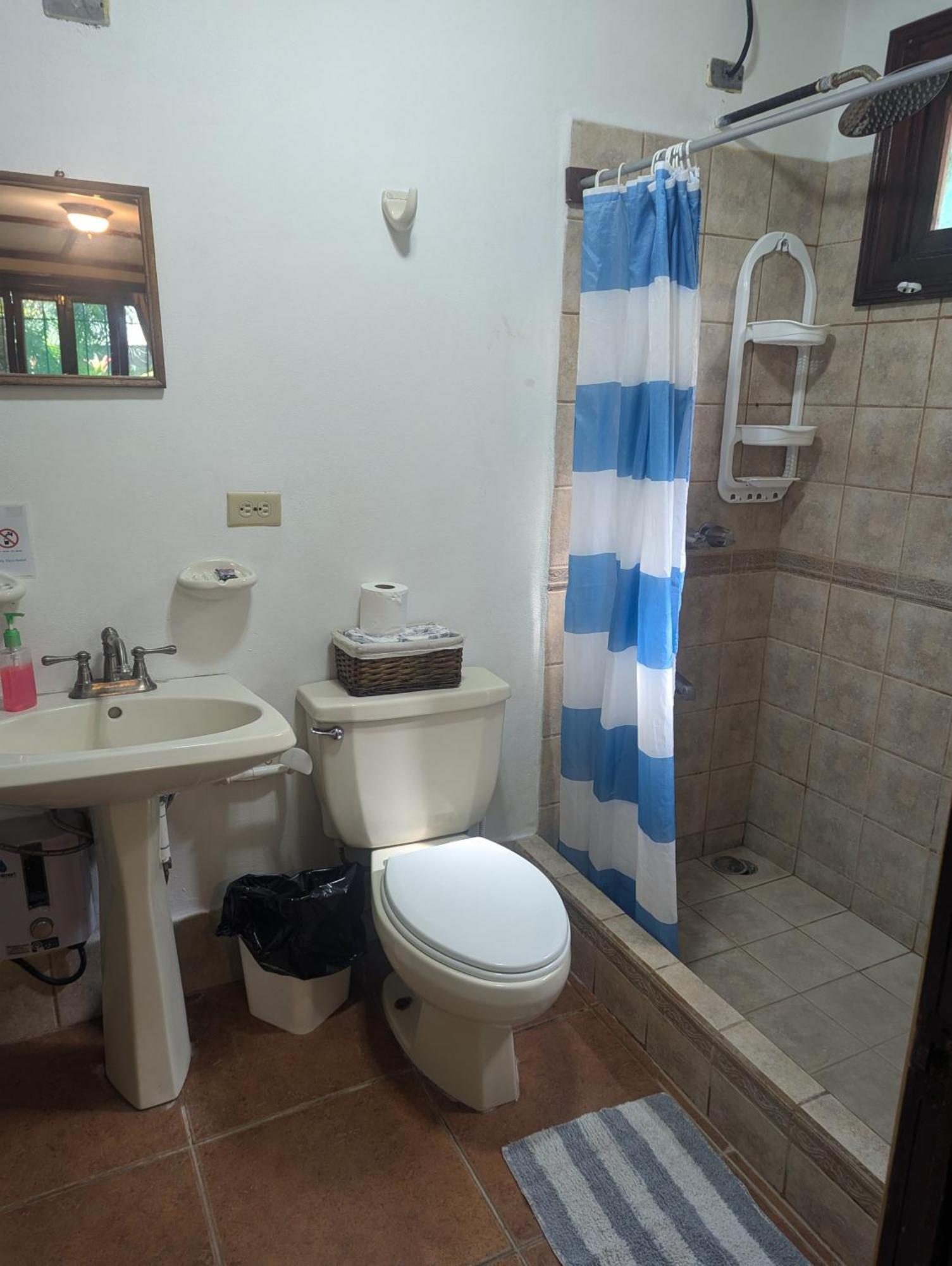 Tasty Dayz Hostel Puerto Viejo de Talamanca Екстер'єр фото